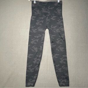 Spanx Look At Me Now Seamless Camo Leggings High Rise Shaping Gray M/L
